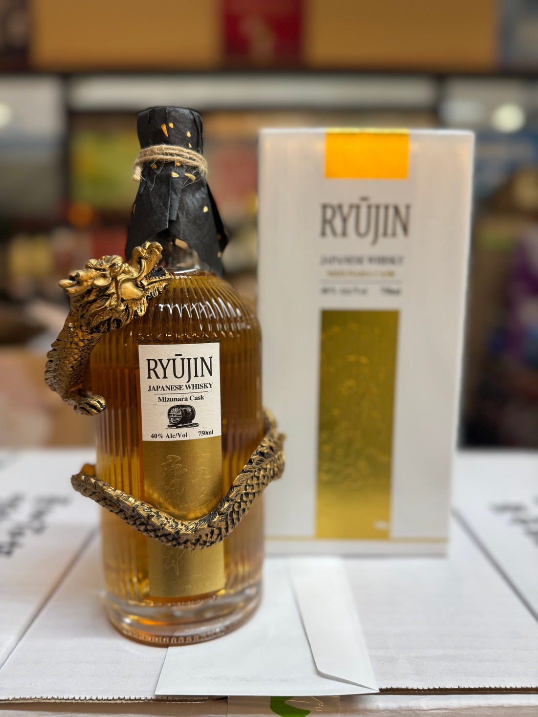 Ryujin Jap Whiskey with Resin Dragon 750mlx6